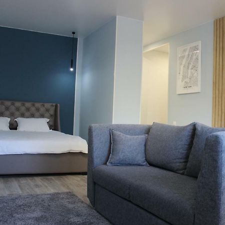 Студия "Loft" Apartment พาฟโลดาร์ ภายนอก รูปภาพ